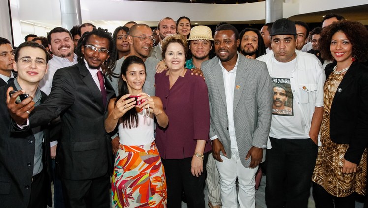 Cerimônia de sanção da lei que institui o Estatuto da Juventude - 06