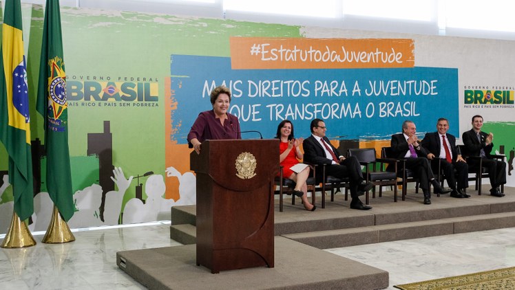 Cerimônia de sanção da lei que institui o Estatuto da Juventude - 07