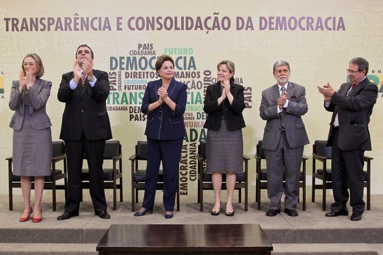 Cerimônia de sanção do projeto de Lei que garante o acesso a informações públicas e do projeto de Lei que cria a Comissão Nacional da Verdade - 7