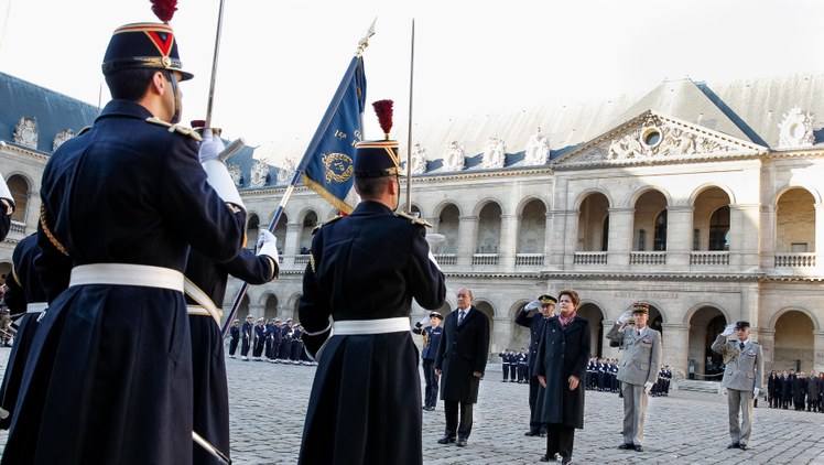 Cerimônia oficial de chegada a França - 01