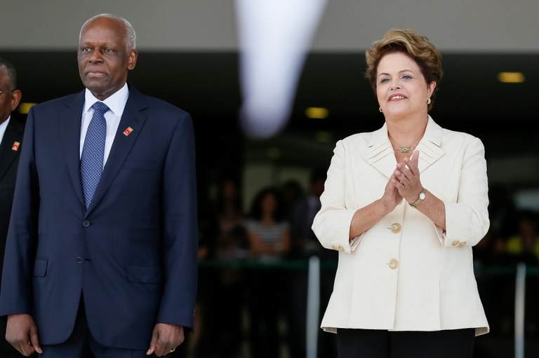 Cerimônia oficial de chegada do Presidente da República de Angola, José Eduardo dos Santos - 03