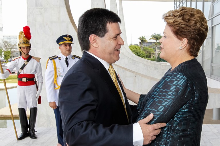 Cerimônia oficial de chegada do presidente da República do Paraguai, Horacio Cartes - 01