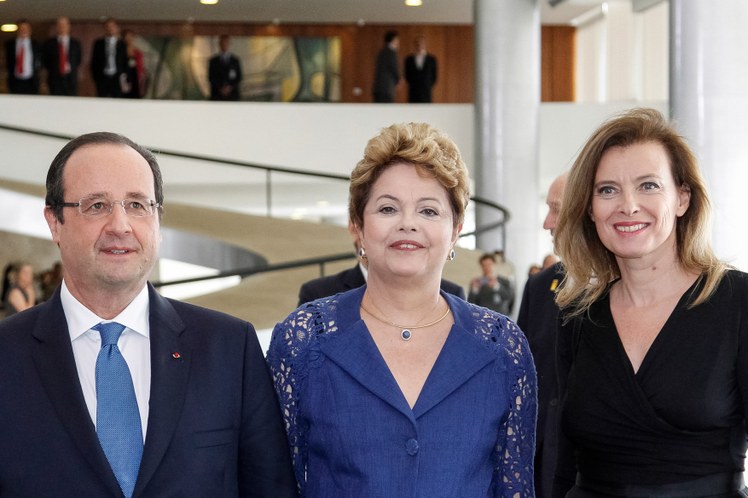 Cerimônia oficial de chegada do presidente da República francesa - 03