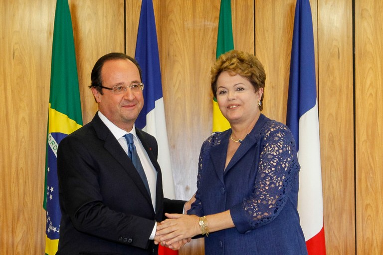 Cerimônia oficial de chegada do presidente da República francesa - 07