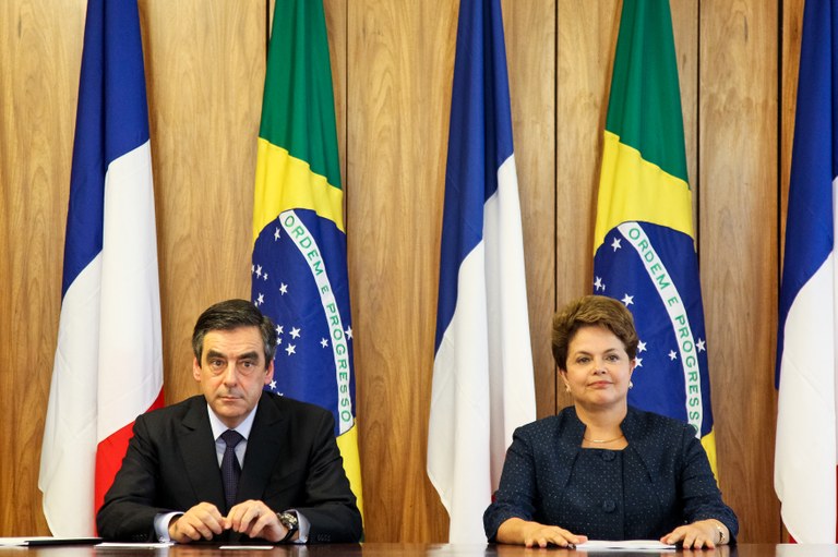 Cerimônia oficial de chegada do primeiro-ministro da França - 03