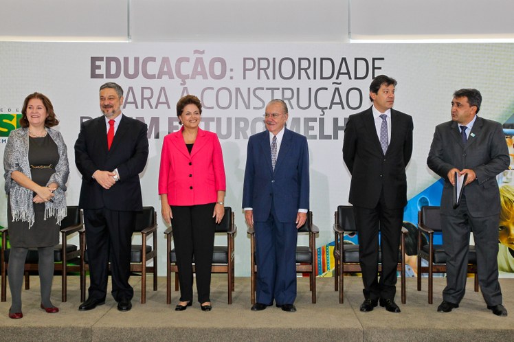 Dilma durante cerimônia