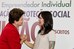 Dilma cumprimenta a maquiadora Isabelle Cordeiro Todt