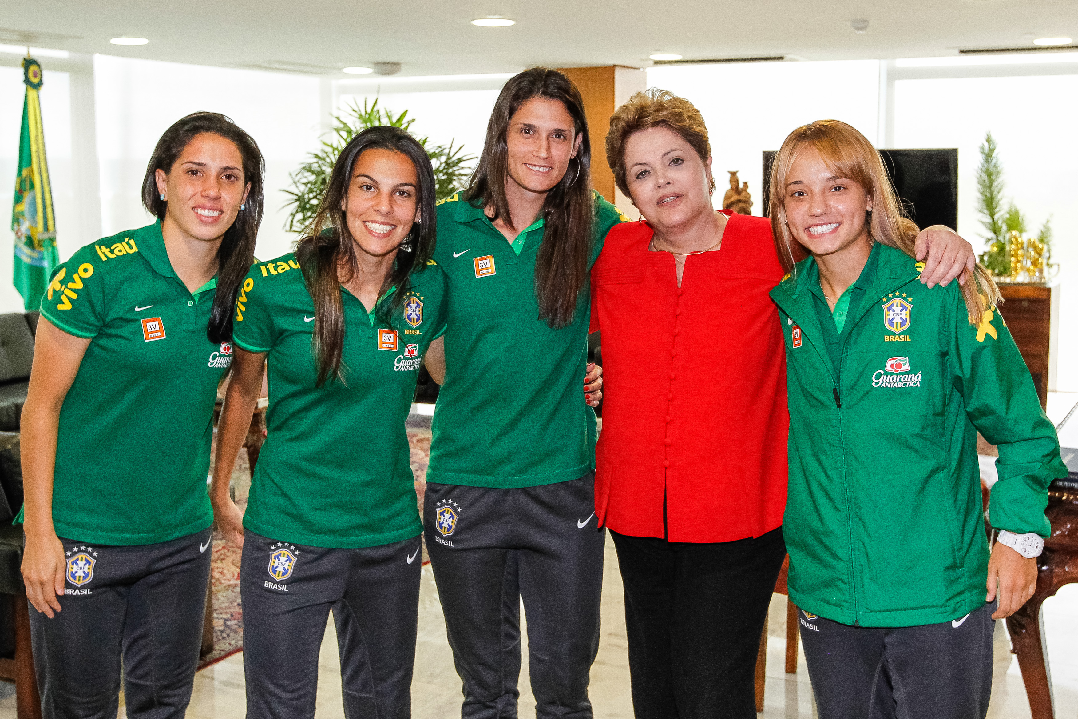 Delegação Brasileira de Futebol Feminino - 09
