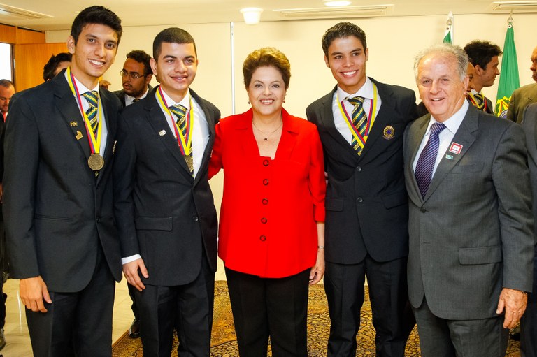 Delegação brasileira de medalhistas do Worldskills Americas Competition - 06