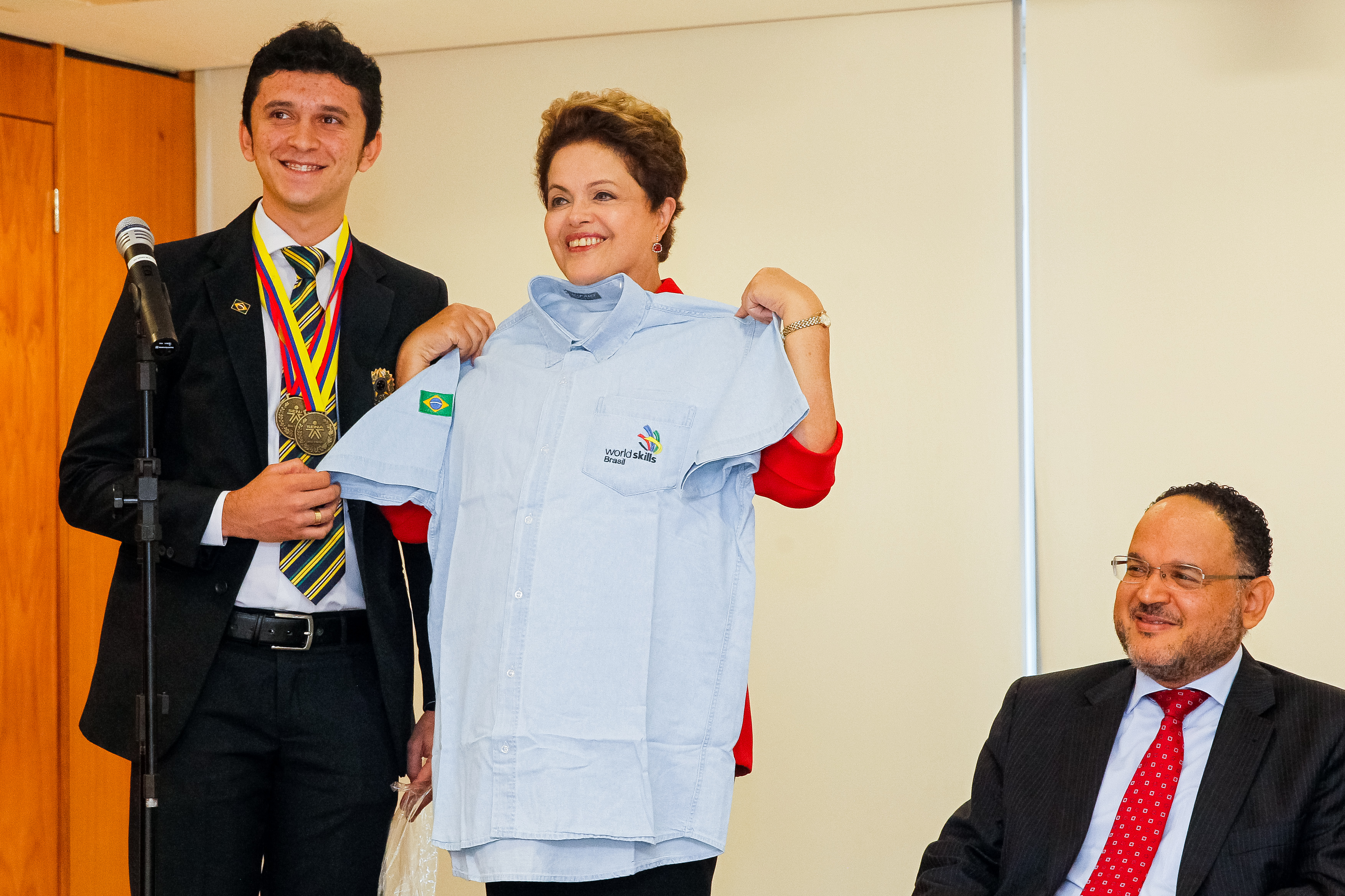 Delegação brasileira de medalhistas do Worldskills Americas Competition - 10