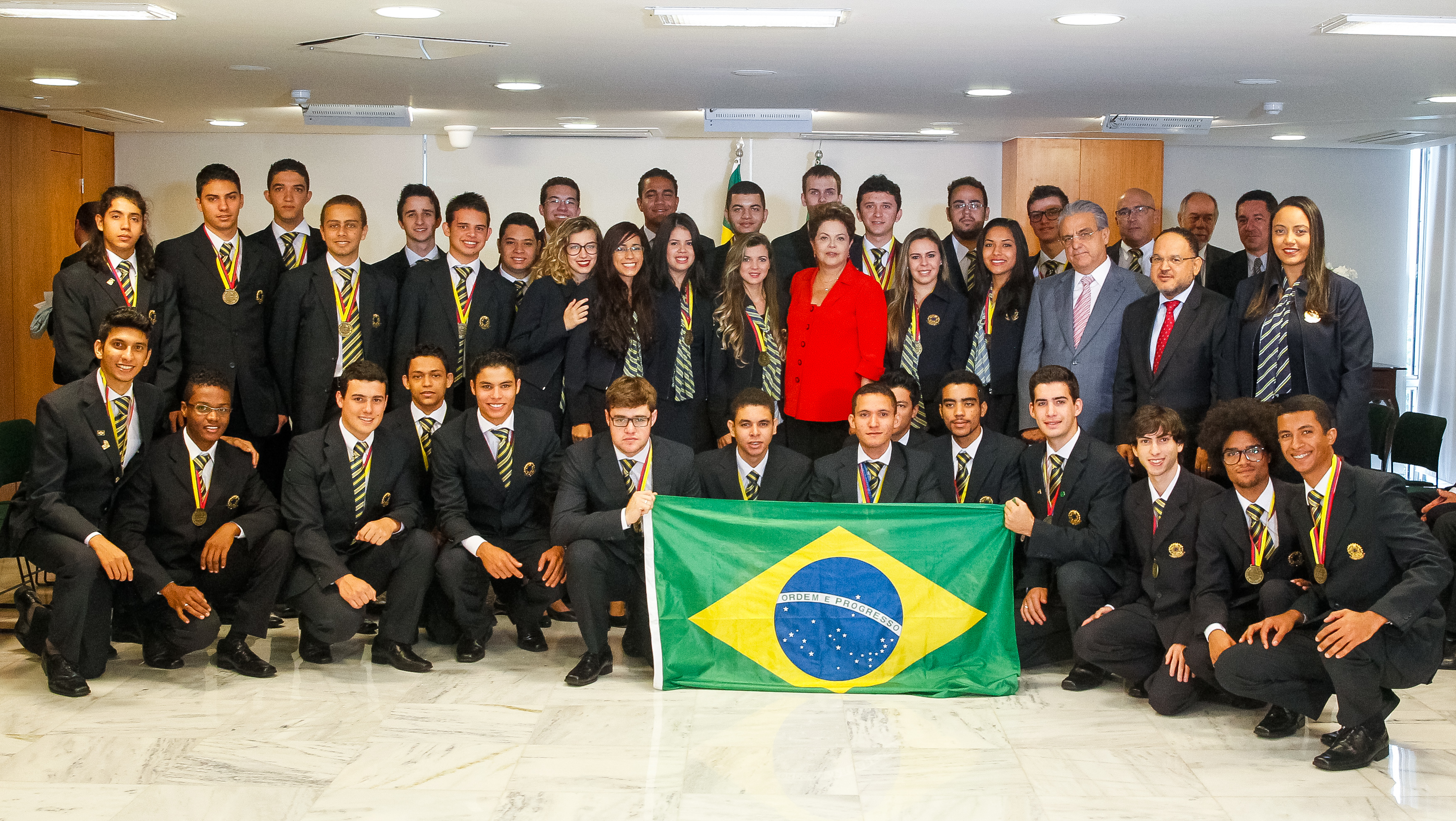 Delegação brasileira de medalhistas do Worldskills Americas Competition - 02