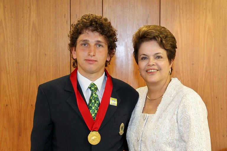 Delegação de Estudantes medalhistas do 41º WorldSkills 2011 - 11