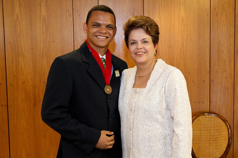 Delegação de Estudantes medalhistas do 41º WorldSkills 2011 - 12