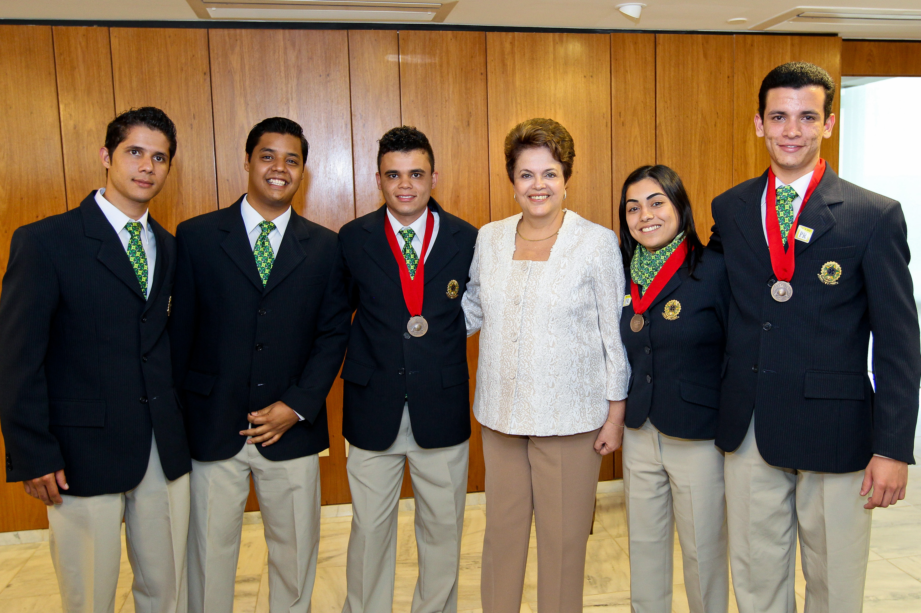 Delegação de Estudantes medalhistas do 41º WorldSkills 2011 - 4