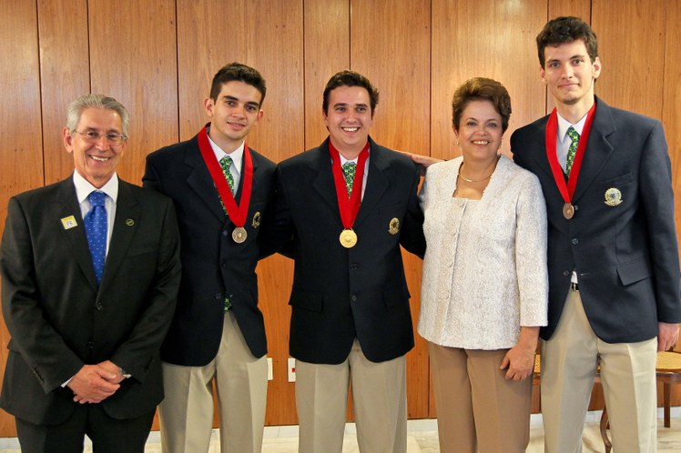 Delegação de Estudantes medalhistas do 41º WorldSkills 2011 - 7