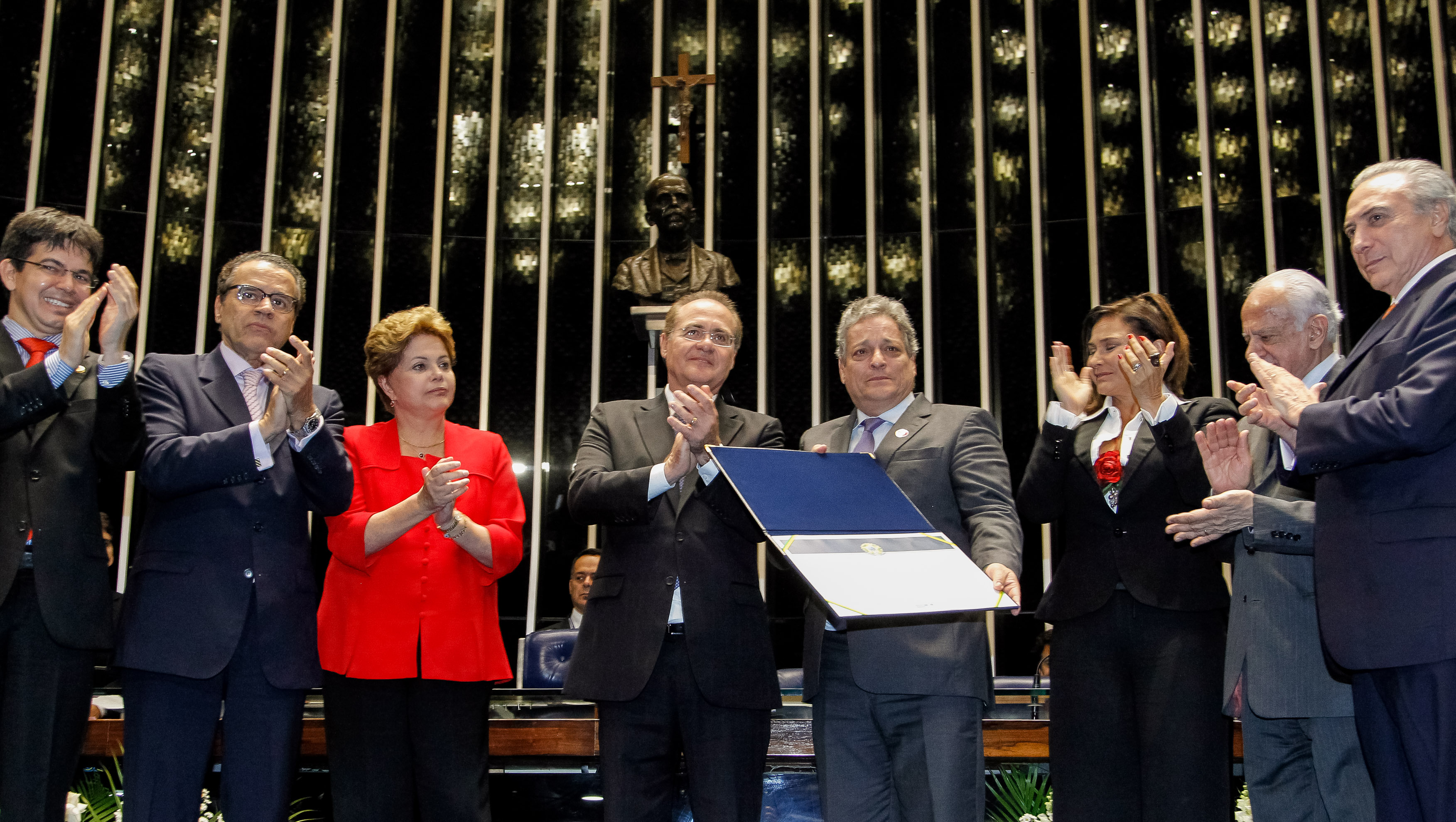 Devolução simbólica do mandato presidencial a João Goulart - 04