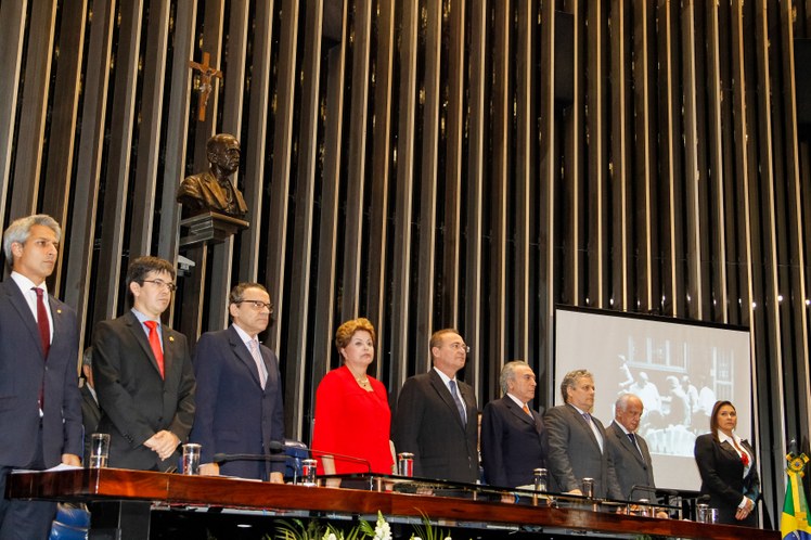Devolução simbólica do mandato presidencial a João Goulart - 01