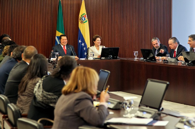 Presidenta Dilma Rousseff durante reunião com o presidente da Venezuela, Hugo Chávez 1