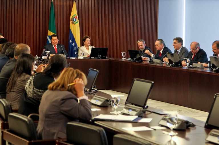 Presidenta Dilma Rousseff durante reunião com o presidente da Venezuela, Hugo Chávez 2