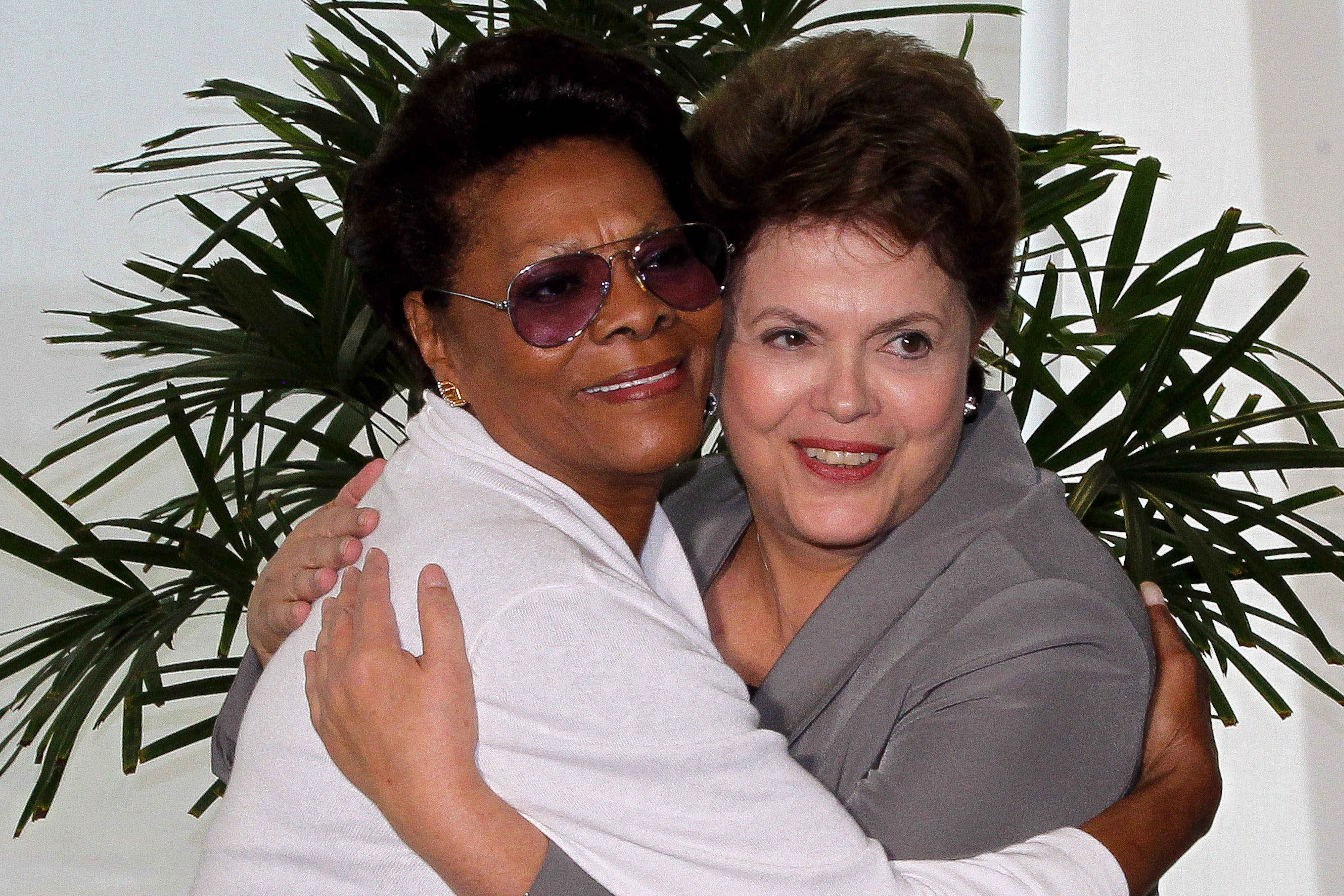 Dilma durante encontro com a cantora Dionne Warwick 3