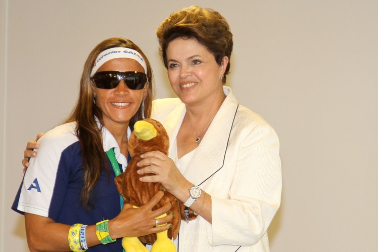 Dilma e a atleta Terezinha Guilhermina 2