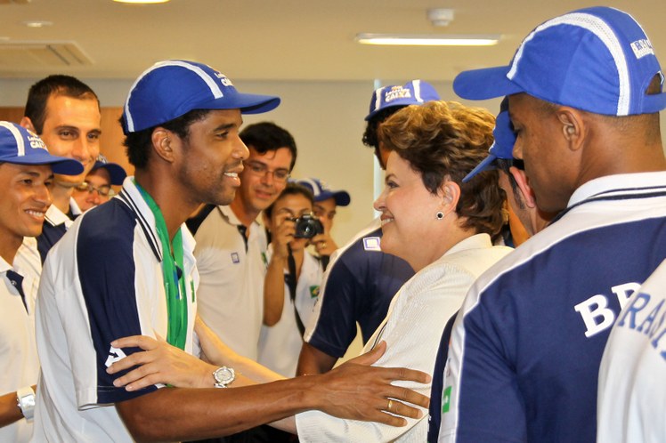 Dilma recebe a delegação brasileira de atletas paraolímpicos