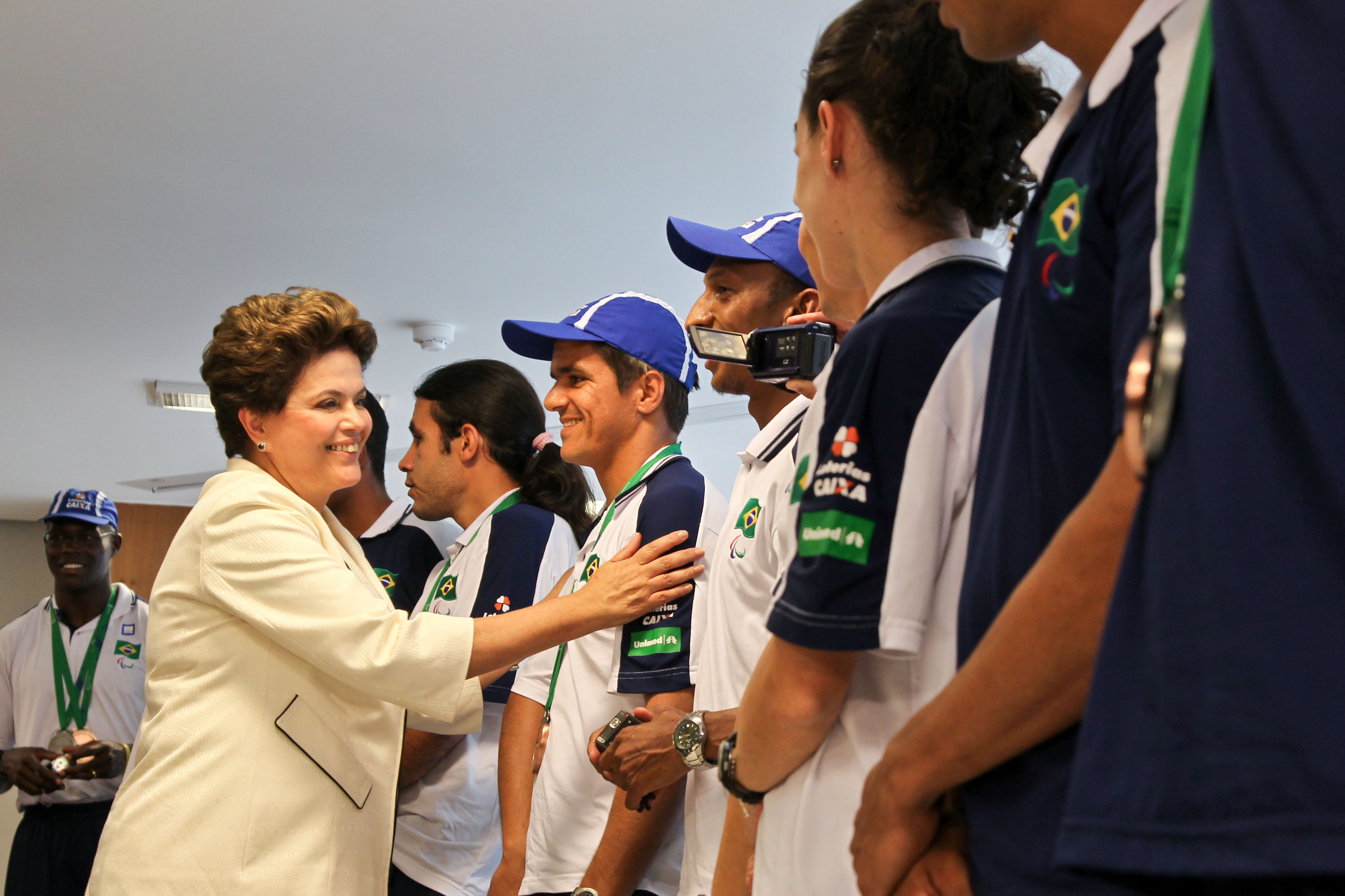 Dilma cumprimenta atletas paraolimpicos 1