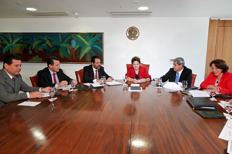 Dilma Rousseff em encontro com governadores dos estados integrantes da região Centro-Oeste 1