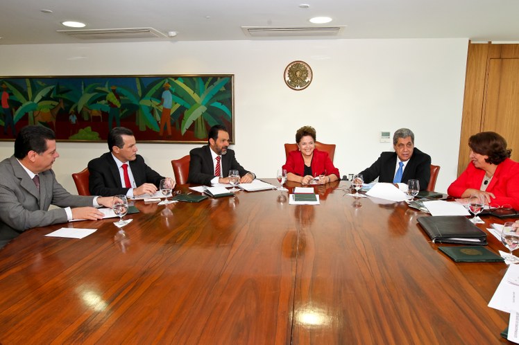 Dilma Rousseff em encontro com governadores dos estados integrantes da região Centro-Oeste 2