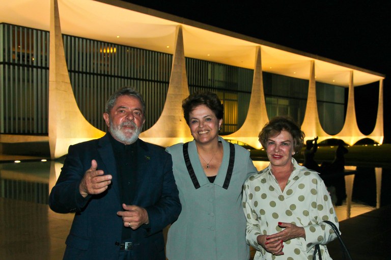 Dilma Rousseff recebe o ex-presidente Lula e a ex-primeira-dama Marisa Letícia 1