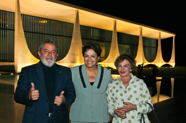 Presidenta Dilma Rousseff, o ex-presidente Lula e a ex-primeira-dama Marisa Letícia