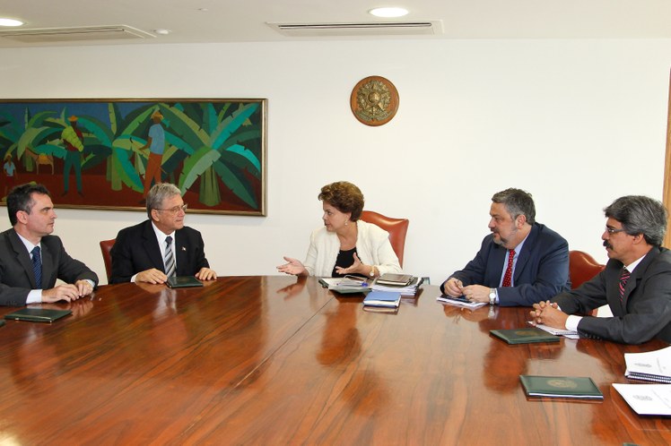 Dilma recebe no Palácio do Planalto o governador de Alagoas, Teotônio Vilela Filho 1