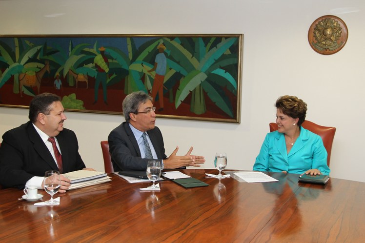 Dilma recebe governador de Sergipe, Marcelo Déda, e governador em exercício do Ceará, Domingos Gomes de Aguiar Filho 1