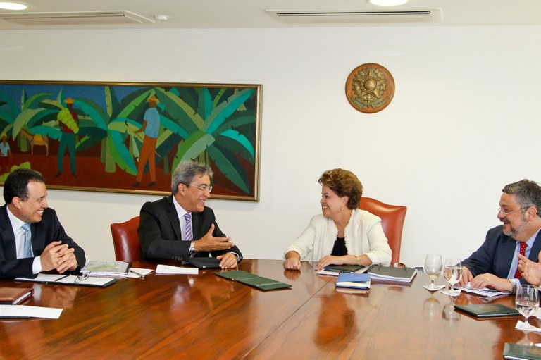 Dilma Rousseff recebe o governador de Sergipe, Marcelo Déda, no Palácio do Planalto
