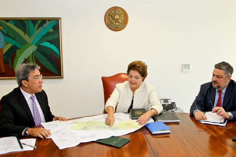 Governador Marcelo Déda apresenta projeto de irrigação do Canal do Xingó à presidenta Dilma Rousseff 1 Governador Marcelo Déda apresenta projeto de irrigação do Canal do Xingó à presidenta Dilma Rousseff 1