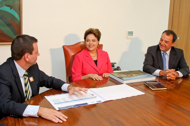 Dilma em encontro com o governador do Rio de Janeiro, Sérgio Cabral, no Palácio do Planalto 2