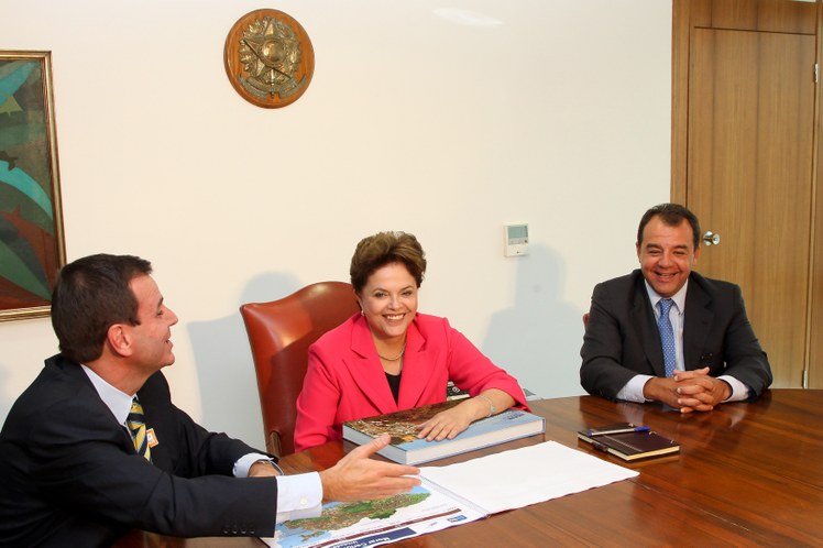 Dilma em encontro com o governador do Rio de Janeiro, Sérgio Cabral, no Palácio do Planalto 1