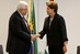 Dilma Rousseff cumprimenta o presidente a Autoridade Palestina, Mahmoud Abbas, em encontro no Palácio do Planalto 4