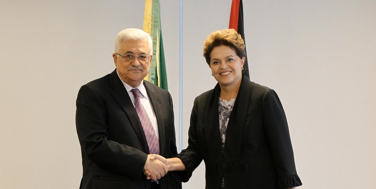 Dilma Rousseff cumprimenta o presidente a Autoridade Palestina, Mahmoud Abbas, em encontro no Palácio do Planalto 1 Dilma Rousseff cumprimenta o presidente a Autoridade Palestina, Mahmoud Abbas, em encontro no Palácio do Planalto 1