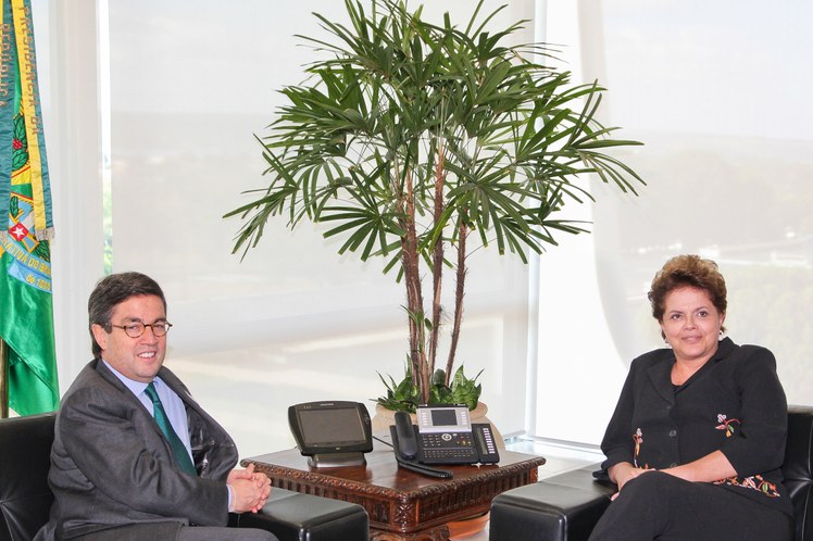 Dilma Rousseff durante encontro com o presidente do Banco Interamericano de Desenvolvimento (BID) 1