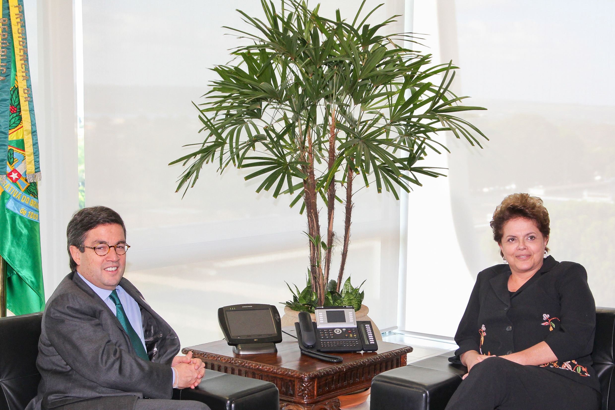 Dilma Rousseff durante encontro com o presidente do Banco Interamericano de Desenvolvimento (BID) 1