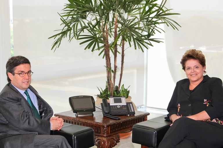 Dilma Rousseff durante encontro com o presidente do Banco Interamericano de Desenvolvimento (BID) 2 Dilma Rousseff durante encontro com o presidente do Banco Interamericano de Desenvolvimento (BID) 2