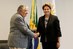 Dilma Rousseff cumprimenta o presidente do Uruguai, José Mujica, em audiência no Palácio do Planalto 2