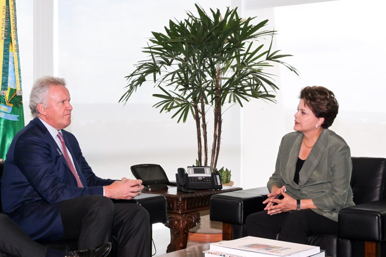 Dilma Rousseff conversa compresidente e CEO mundial da General Electric, Jeffrey Immelt 3