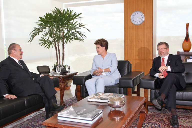 Dilma Rousseff, José Sarney, e Marco Maia no Palácio do Planalto 4 Dilma Rousseff, José Sarney, e Marco Maia no Palácio do Planalto 4