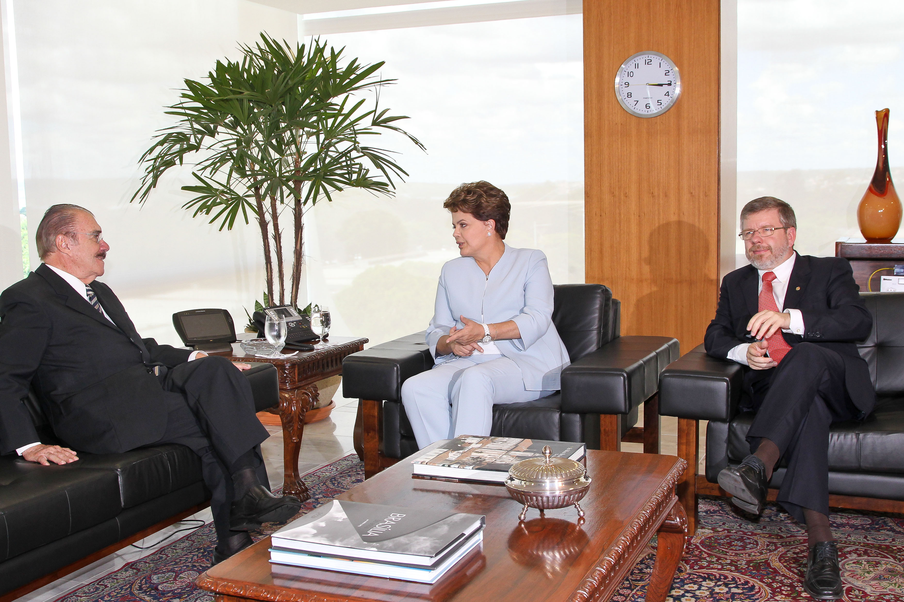 Dilma Rousseff, José Sarney, e Marco Maia no Palácio do Planalto 4