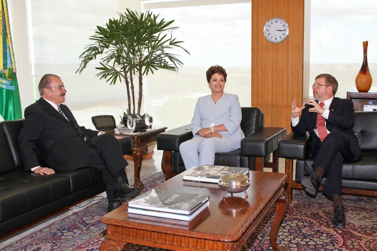 Dilma Rousseff, José Sarney, e Marco Maia no Palácio do Planalto 3