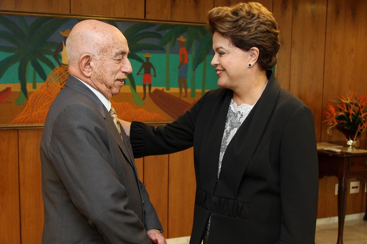 Dilma Rousseff cumprimenta o primeiro vice-presidente de Cuba, José Ramón Machado Ventura 3