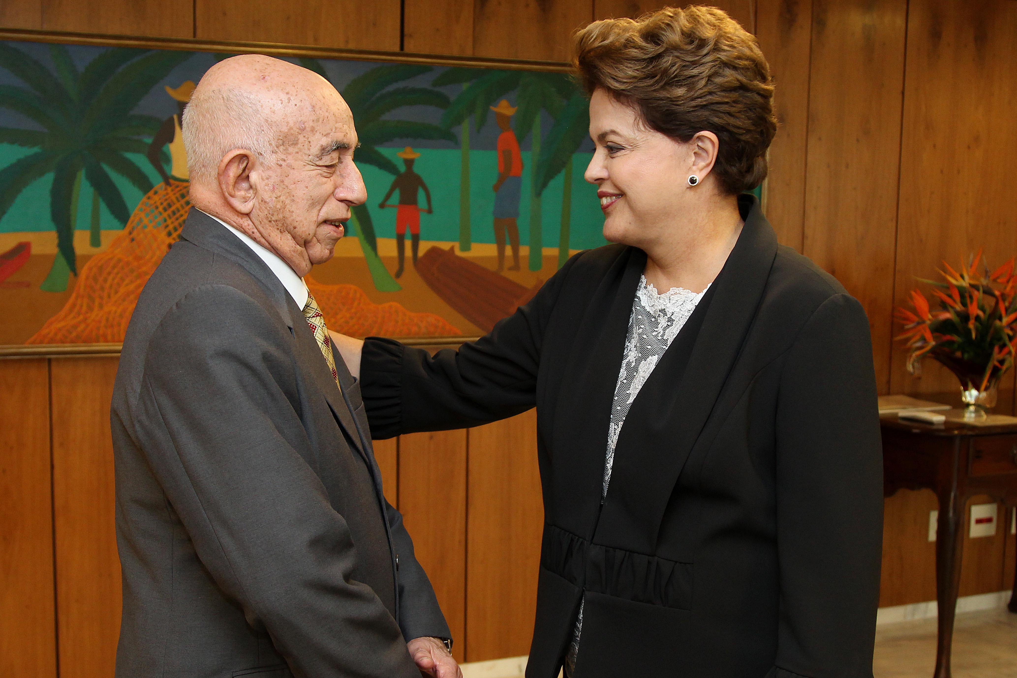 Dilma Rousseff cumprimenta o primeiro vice-presidente de Cuba, José Ramón Machado Ventura 3