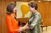 Dilma cumprimenta a  Rainha Silvia, da Suécia 2